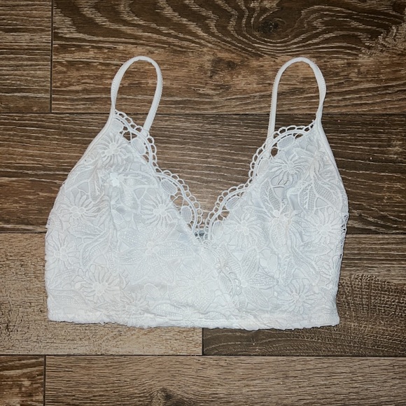 Charlotte Russe cropped crochet white top - Picture 2 of 5